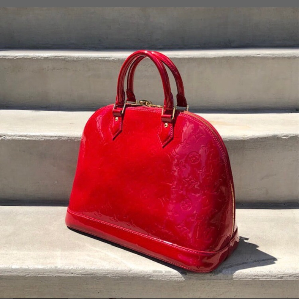 LOUIS VUITTON
Monogram Vernis Alma GM Bag